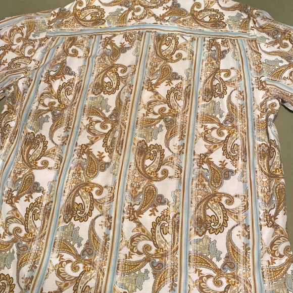 Gorgeous Tommy Bahama Paisley Print Button Down Shirt - Picture 7 of 10